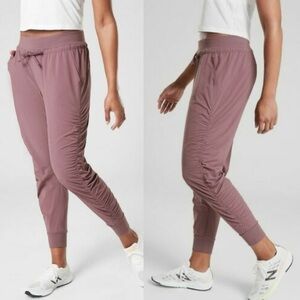 Athleta Attitude Pant, Volcanic Violet SIZE 6 #384001 T0229